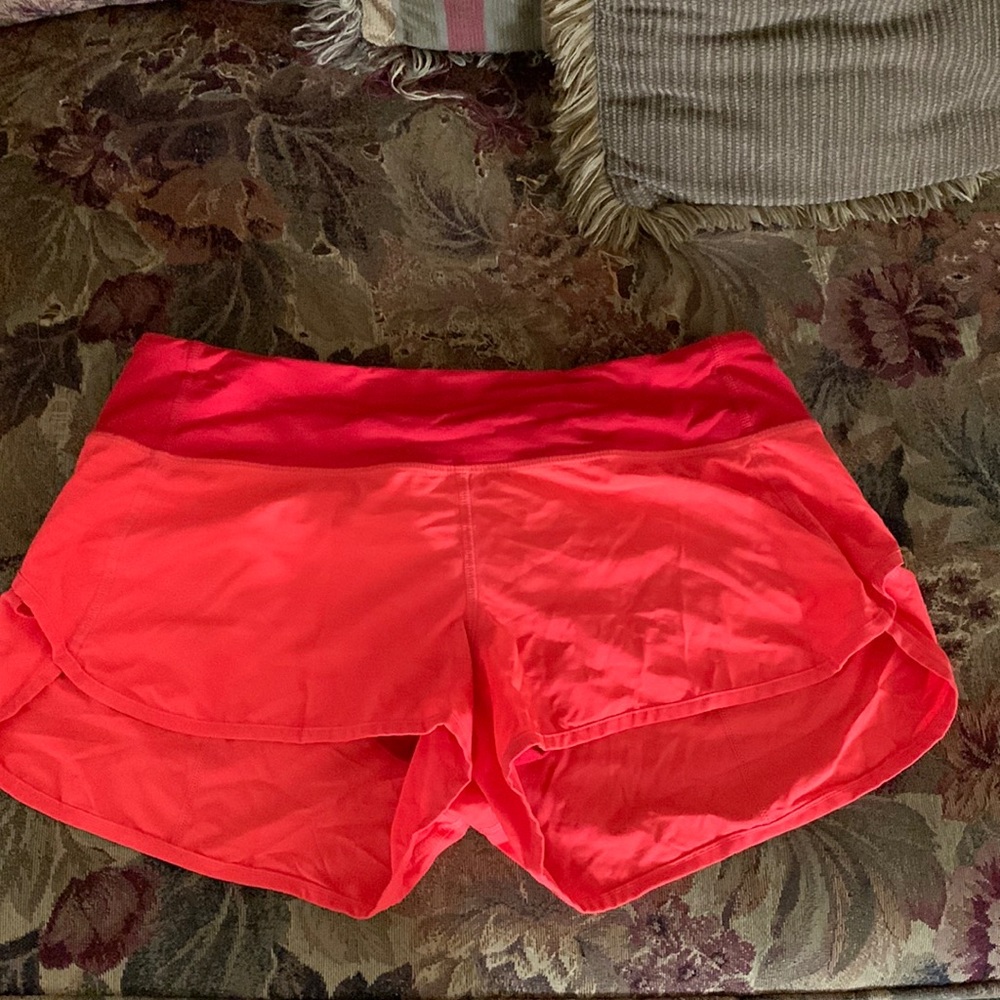 SIZE 6 LULULEMON SHORTS